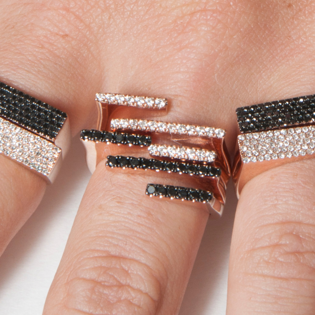 Zig Zag Nero Ring